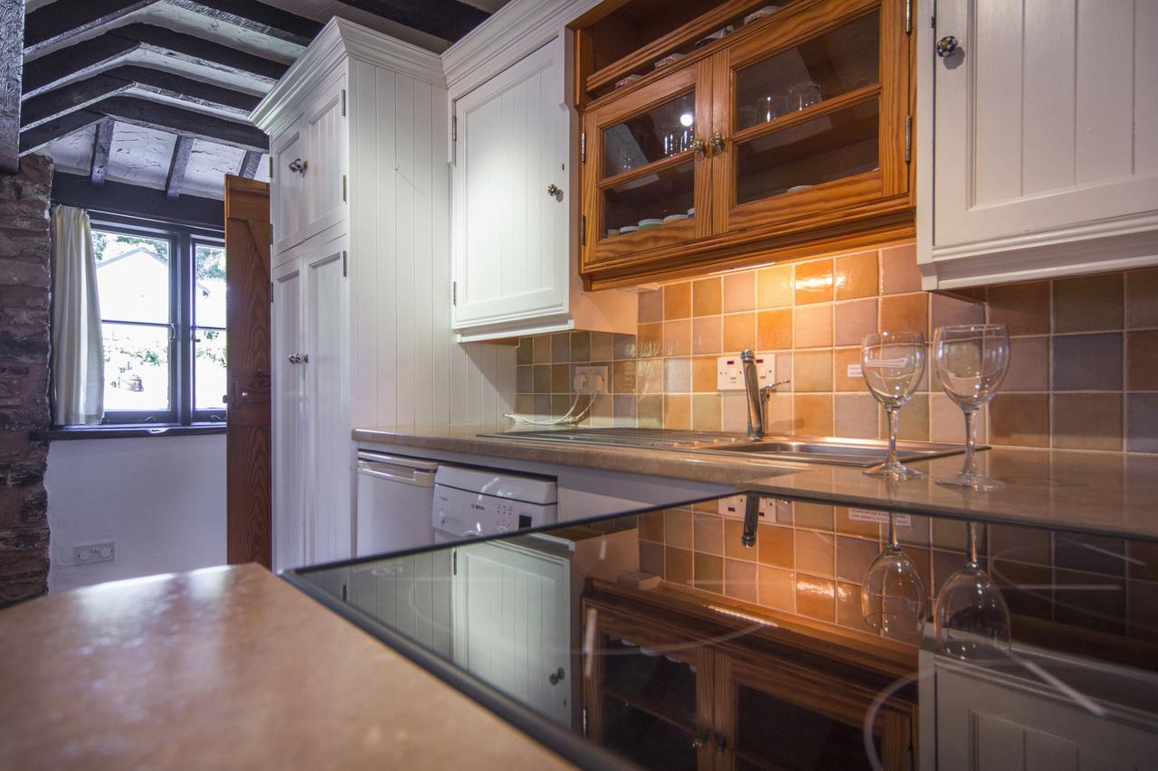 Three Gates Farm Holiday Cottages Huntsham Экстерьер фото